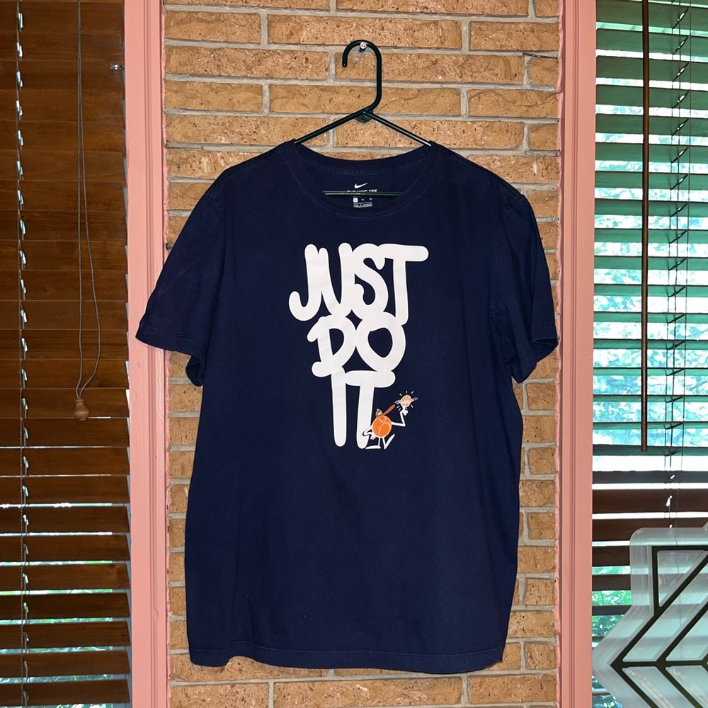 Nike Men’s XL Tee Shirt
